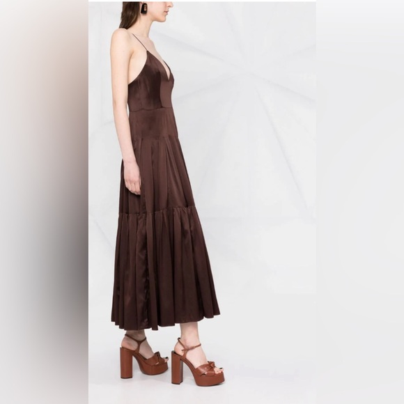 V-neck pleated dress - Picture 5 of 12